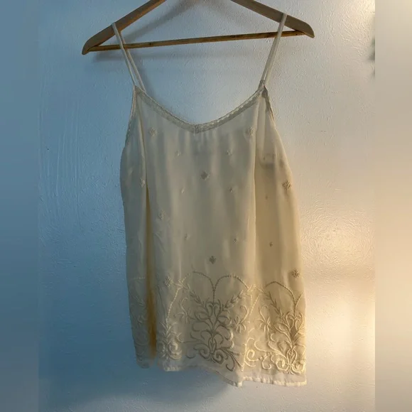Vintage Old Navy Cream Floral Embroidered Tank Blouse - Picture 2 of 10